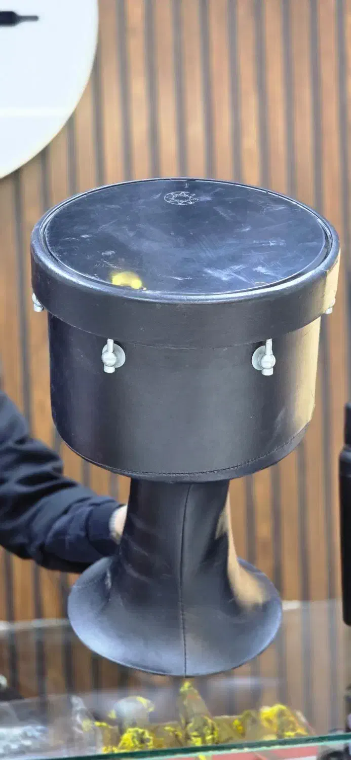 ضرب و تمپو به همراه سه پایه|درام و پرکاشن|نائین, |دیوار