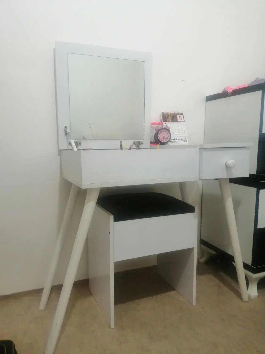 میز ارایش|میز و صندلی غذاخوری|سلماس, |دیوار