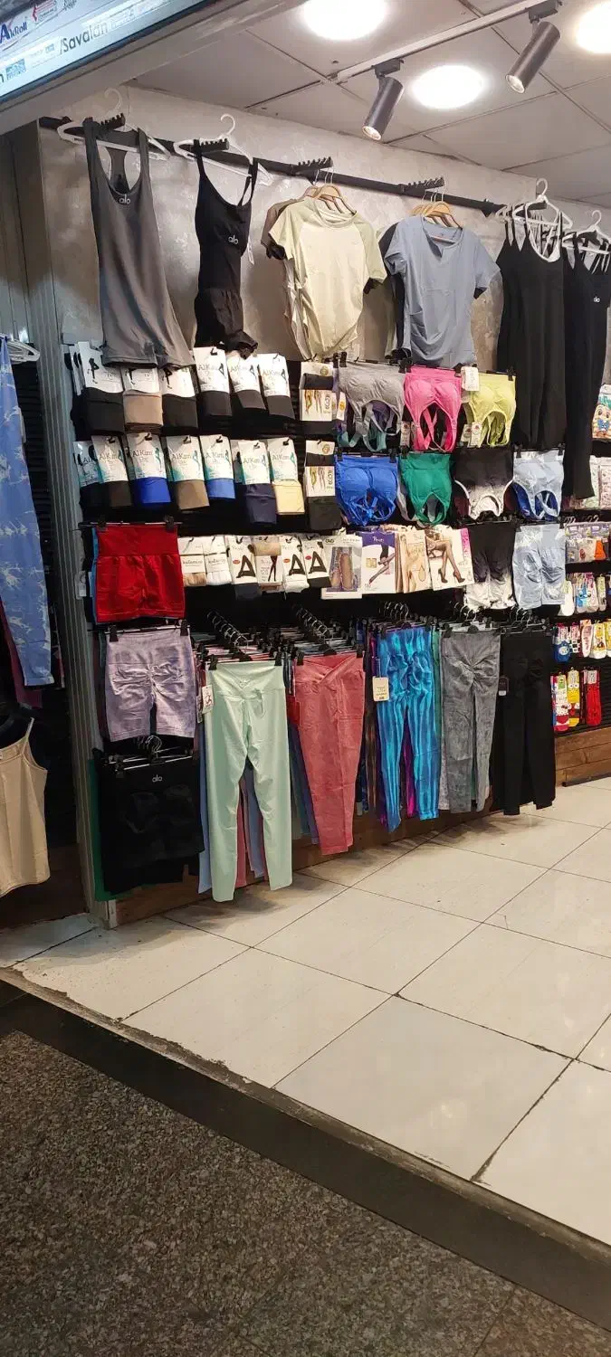 فروشنده خانم|استخدام بازاریابی و فروش|تهران, پونک|دیوار