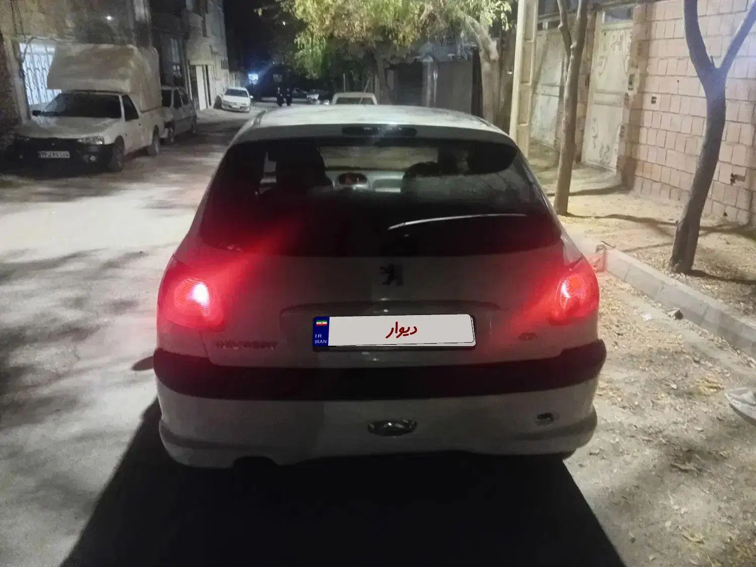 پژو۲۰۶|خودرو سواری و وانت|آشخانه, |دیوار