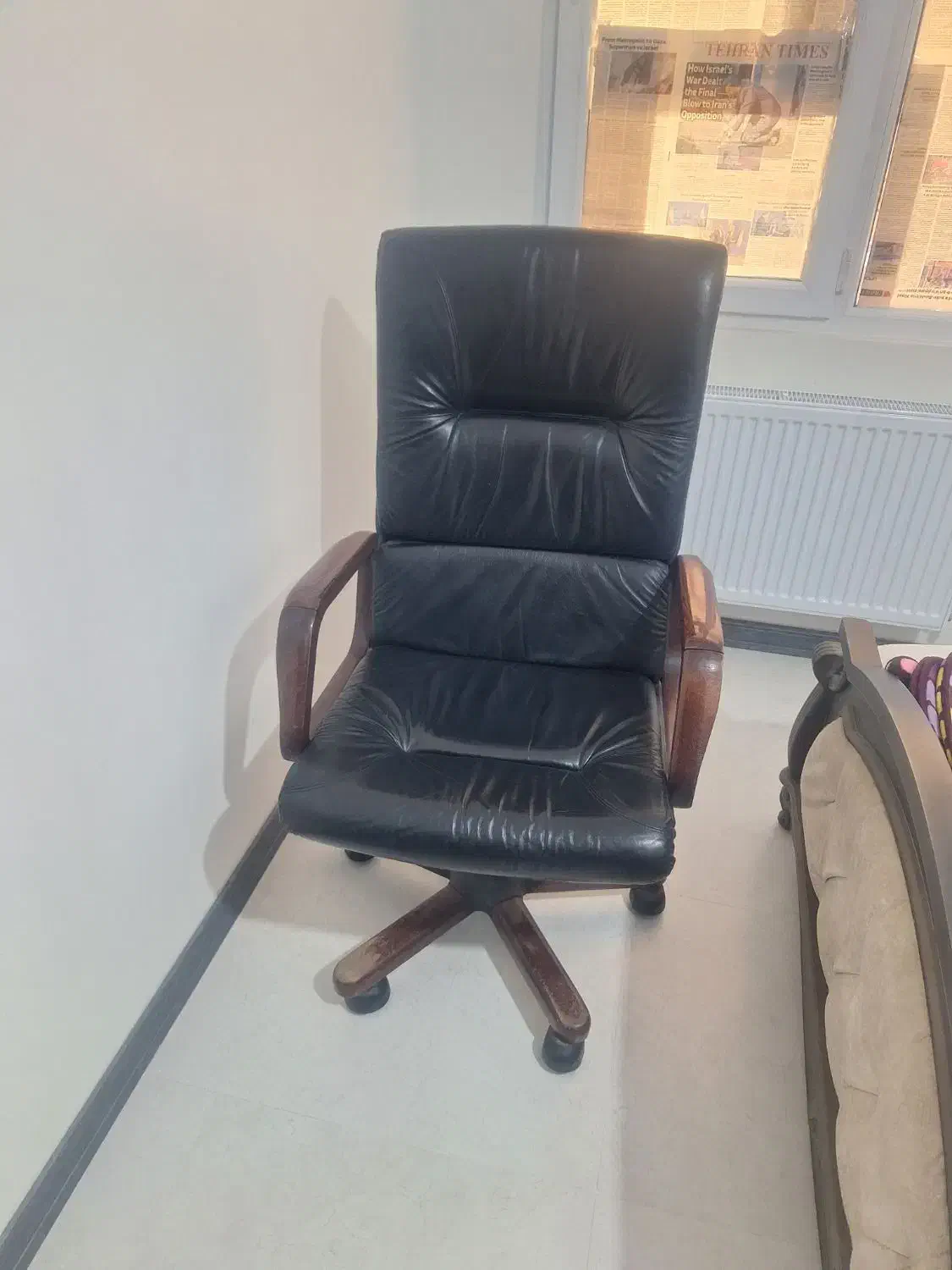 صندلی اداری چرخدار|دفتر کار|فردیس, نگارستان|دیوار