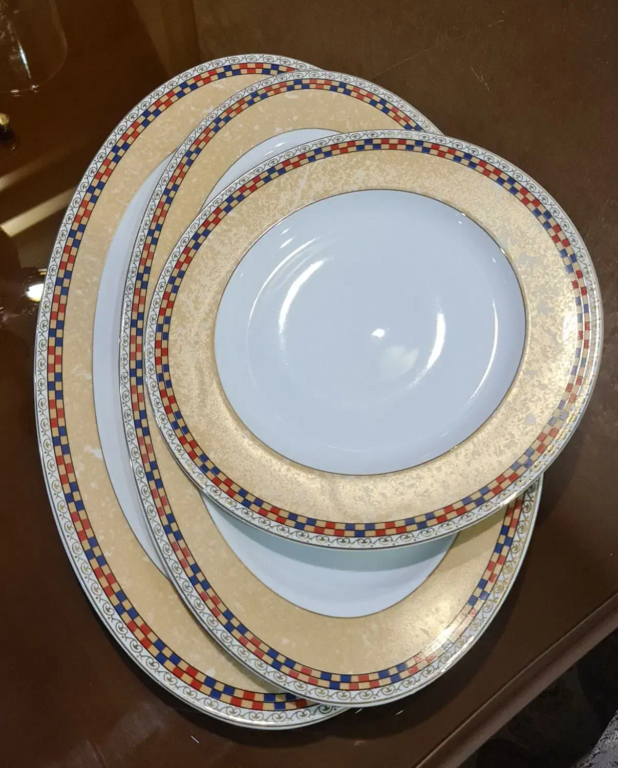 سرویس چینی زرین ۱۲ نفره کامل ، ۱۰۲ پارچه نو|ظروف سرو و پذیرایی|اصفهان, مرداویج|دیوار