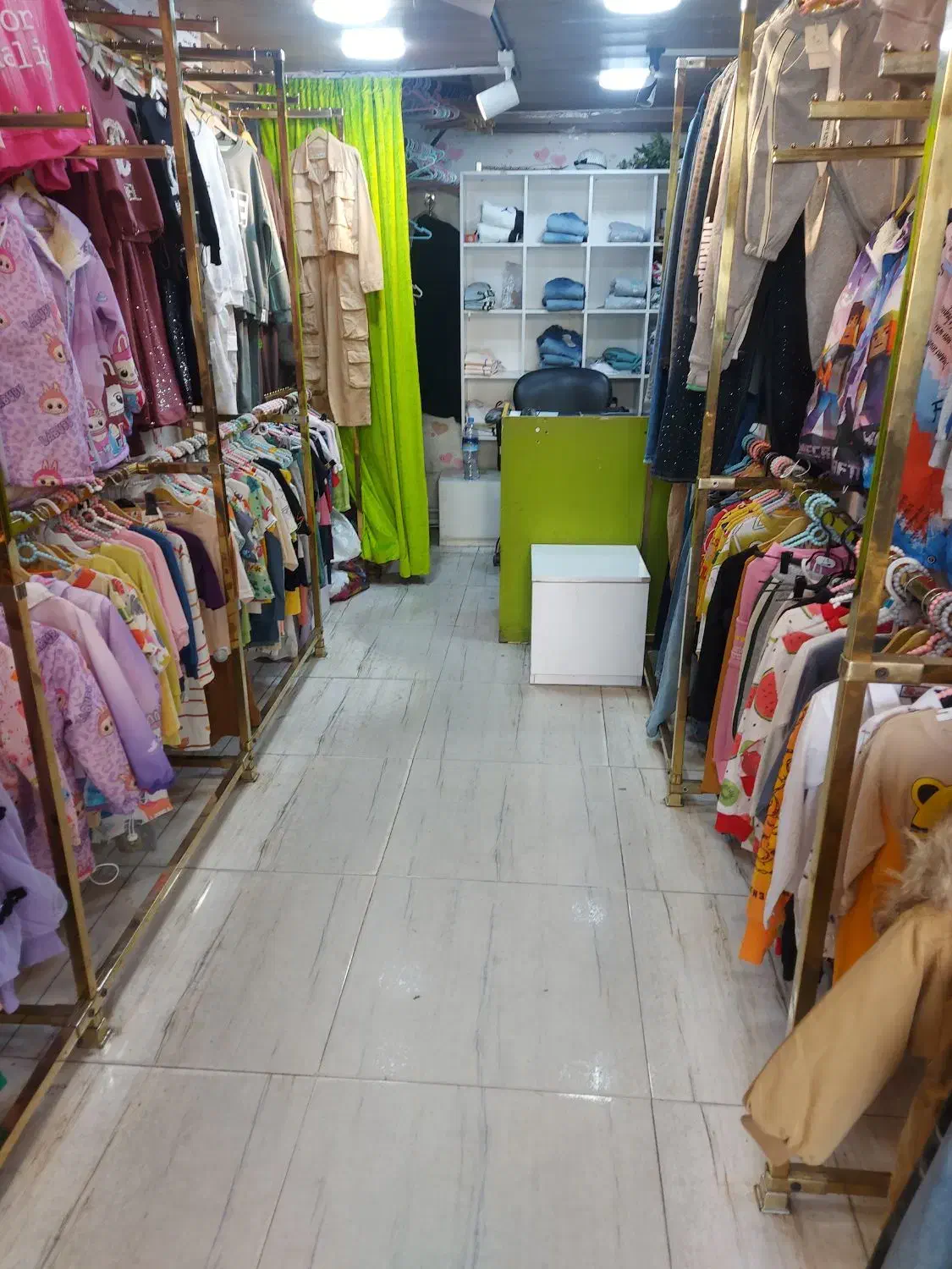 اجاره مغازه ۲۰ متری در ضیابری|اجارهٔ مغازه و غرفه|رشت, چمارسرا|دیوار