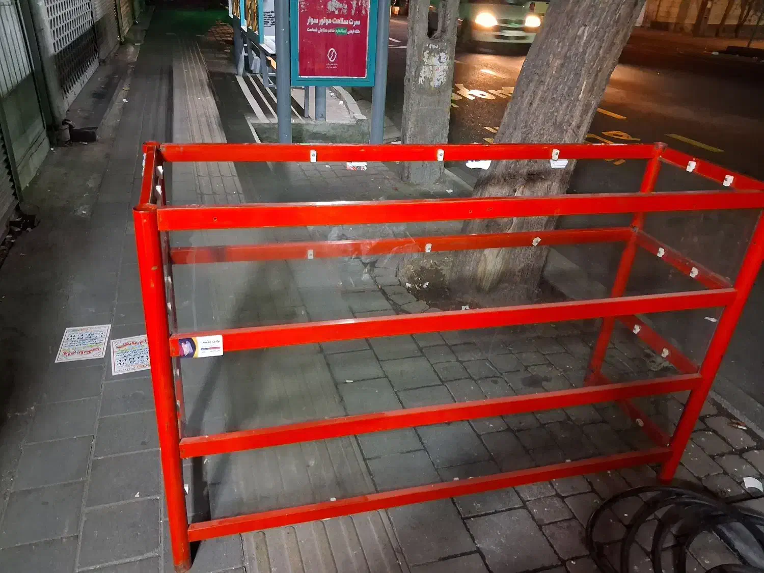 ویترین بزرگ به همراه چند استند سوپر مارکت|فروشگاه و مغازه|تهران, شهرک آسمان|دیوار