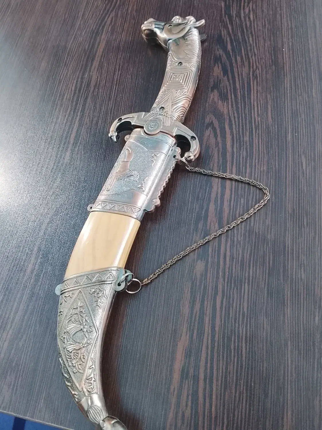 خنجر تیغه فولادی|کلکسیون اشیاء عتیقه|زرقان, |دیوار