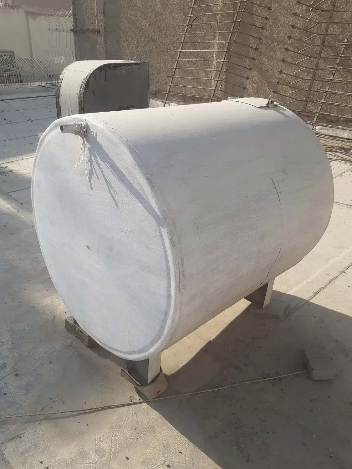 فروش تانکر آب ۸۰۰ لیتری|مصالح و تجهیزات ساختمان|اصفهان, شاهد|دیوار