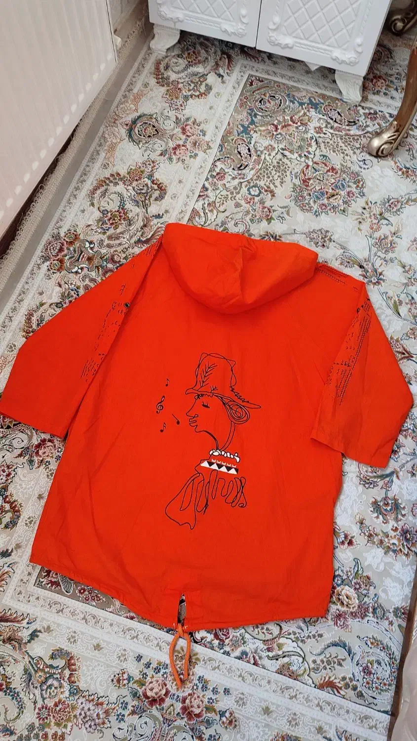 تعدادی لباس نونو|لباس|تبریز, |دیوار