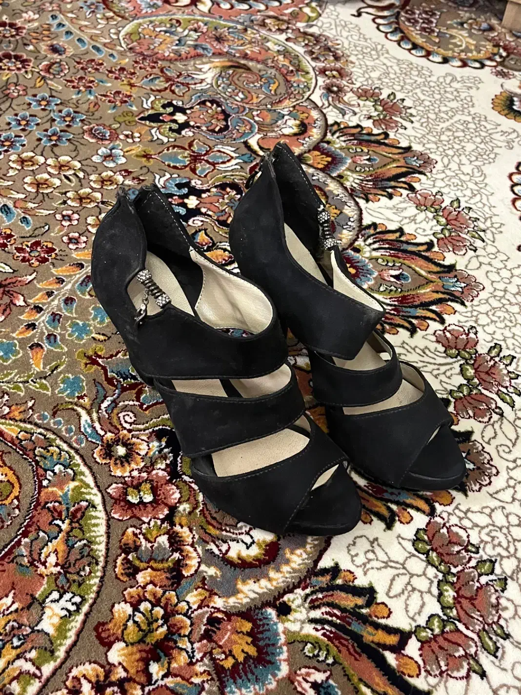 کفش|کیف، کفش، کمربند|مشهد, قائم|دیوار