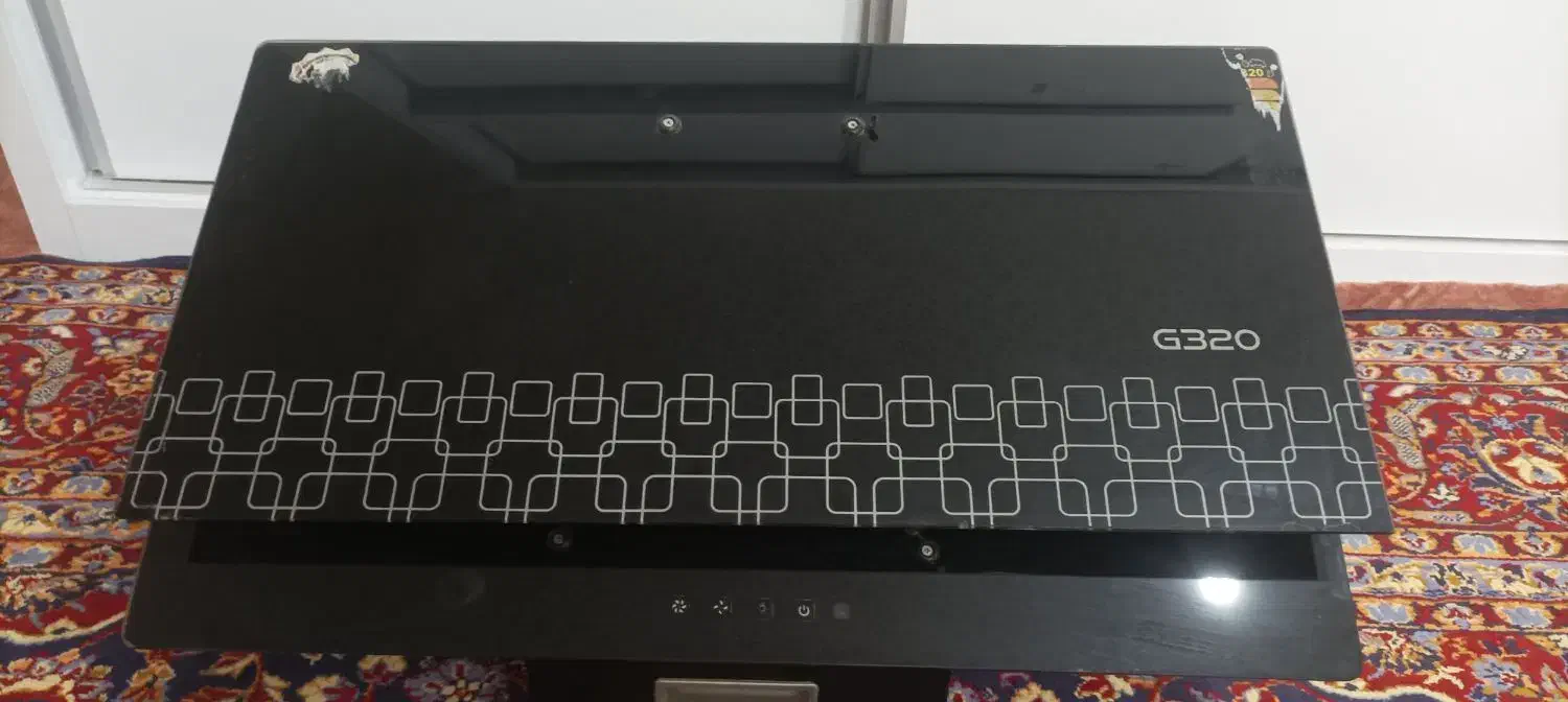 هود در حد|هود|عنبران, |دیوار