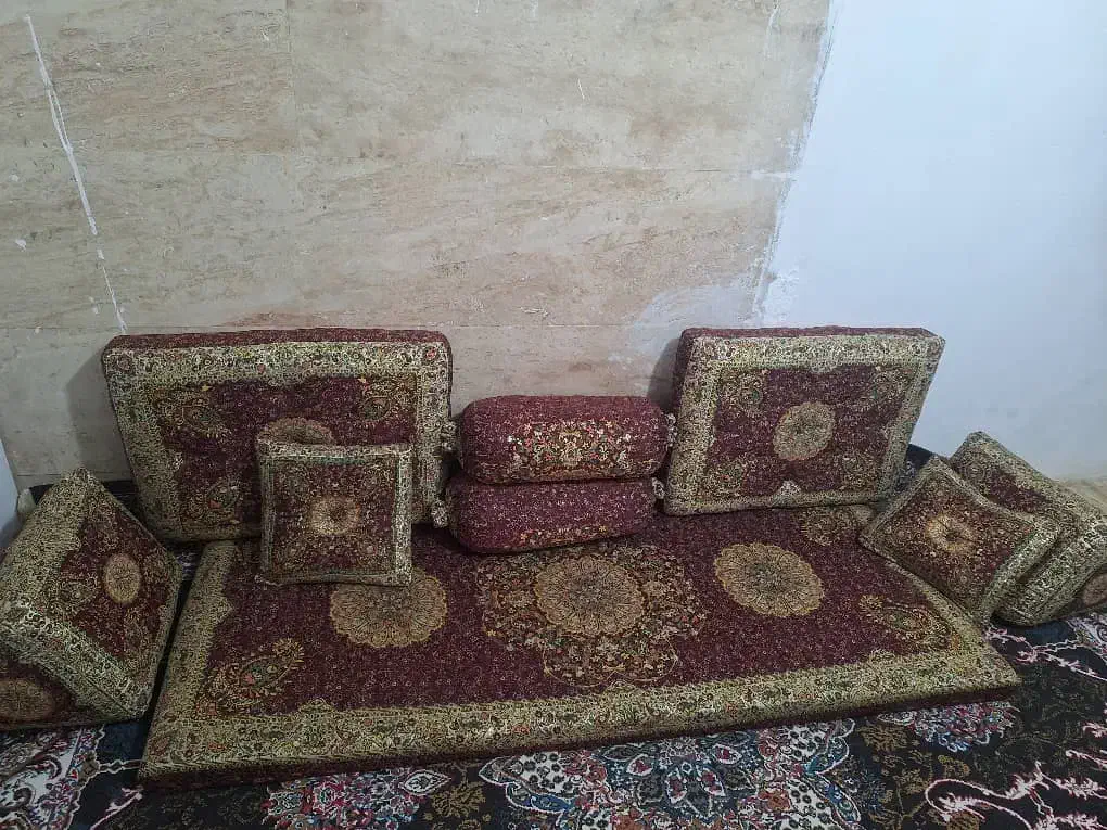 شاه نشین در حد نو|پشتی|پاکدشت, کبودگنبد|دیوار