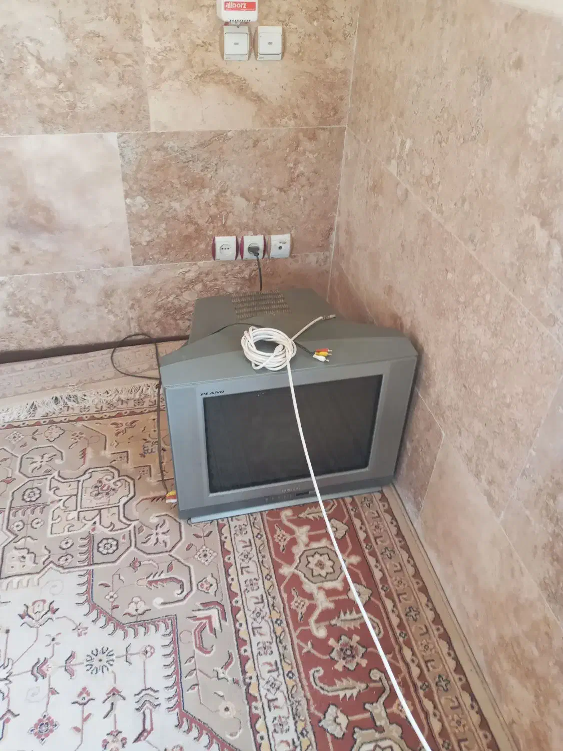 تلویزیون ۲۱ سالم با دیچیتال|تلویزیون و پروژکتور|کاشان, استرک|دیوار