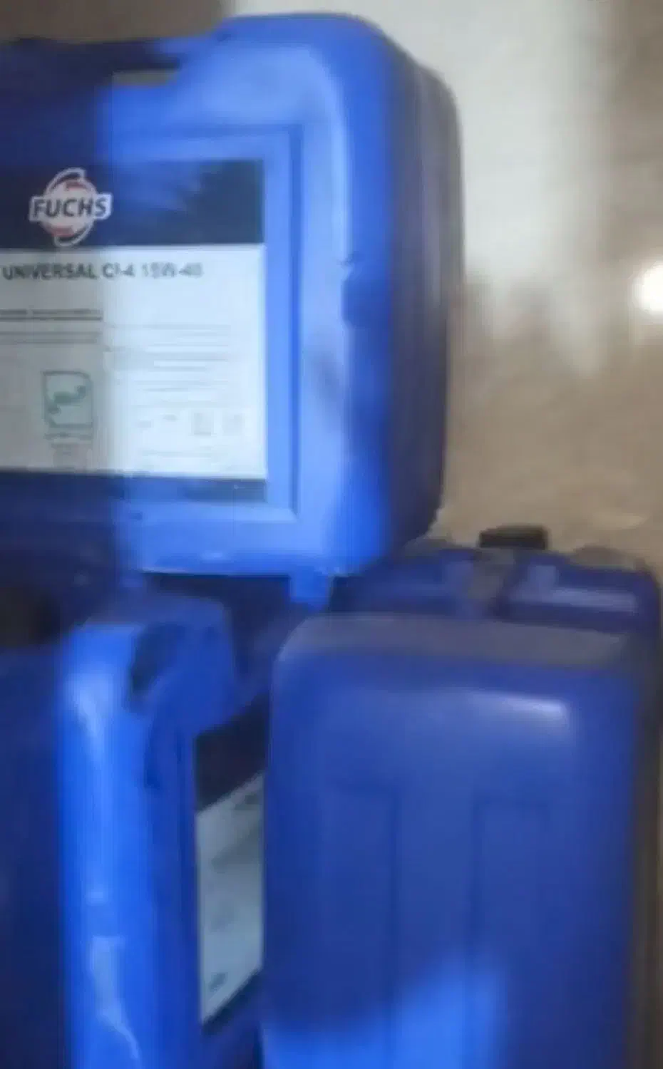 تعدادی گالن فکس خارجی نو نو|ظروف نگهدارنده، پلاستیکی، یک‌بارمصرف|زاهدان, |دیوار