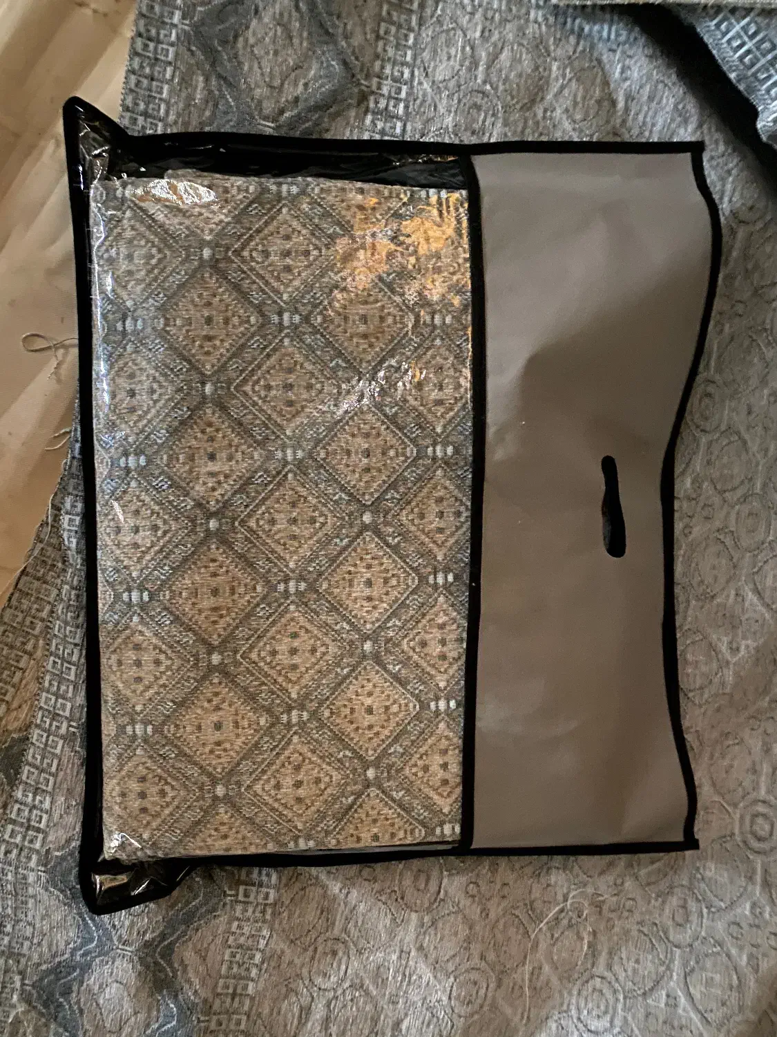 زیر سفره ای ماه اصفهلن|روفرشی|برخوار, |دیوار