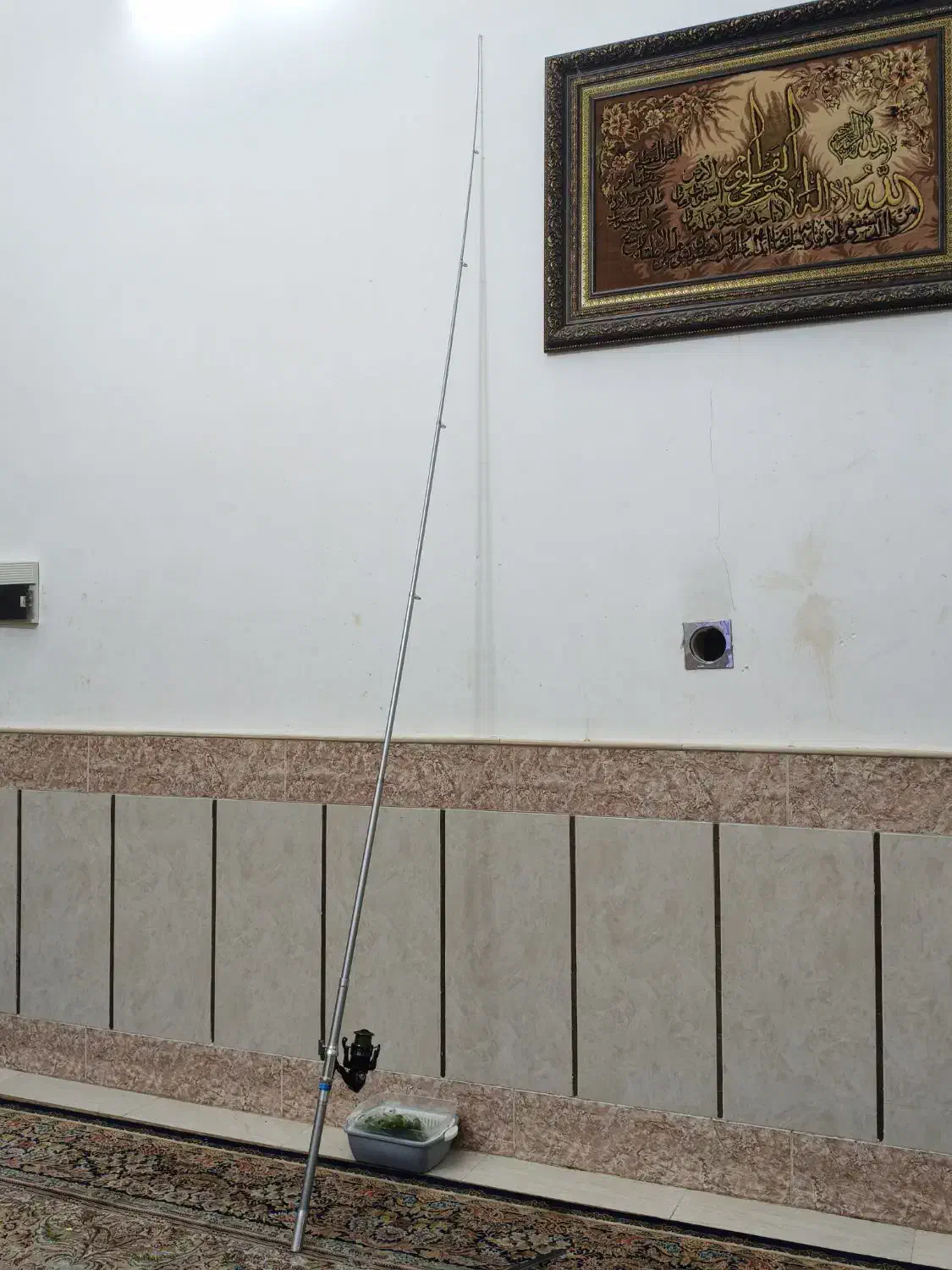 چوب و چرخ ماهیگیری قوی|ماهیگیری|قم, زاویه|دیوار