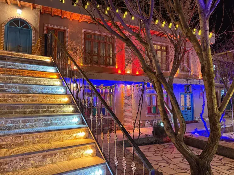 اقامتگاه بومگردی عمارت شمس|اجارهٔ کوتاهمدت آپارتمان و سوئیت|خوی, |دیوار