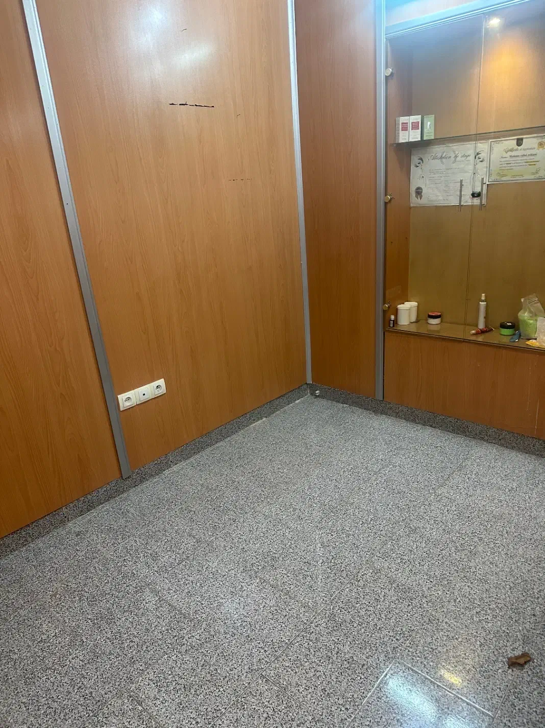 استخدام ارایشگر زنانه تمام لاینها|استخدام درمانی، زیبایی، بهداشتی|اصفهان, جلفا|دیوار