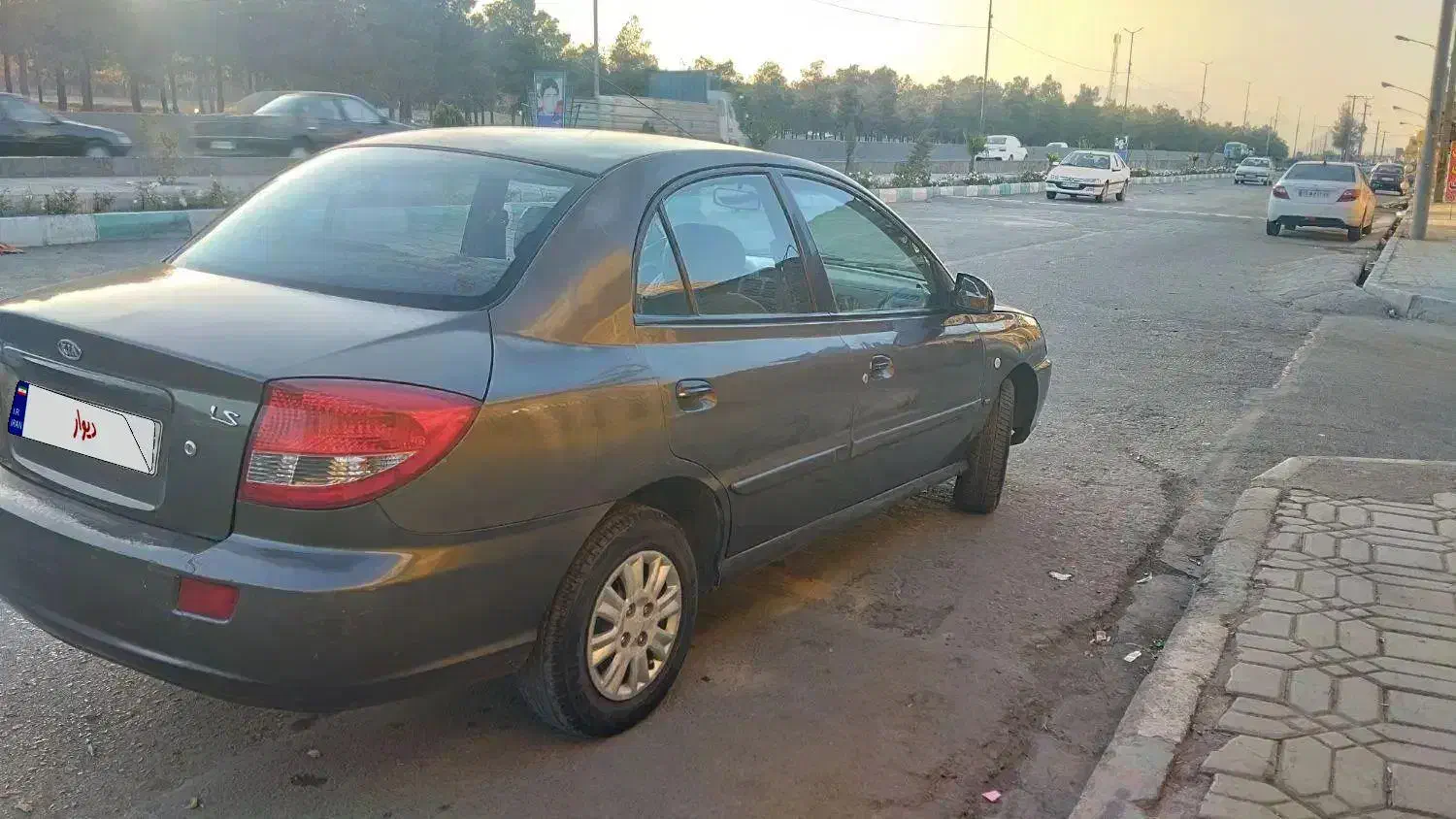 ریو|خودرو سواری و وانت|فولادشهر, ورزشگاه فولادشهر|دیوار