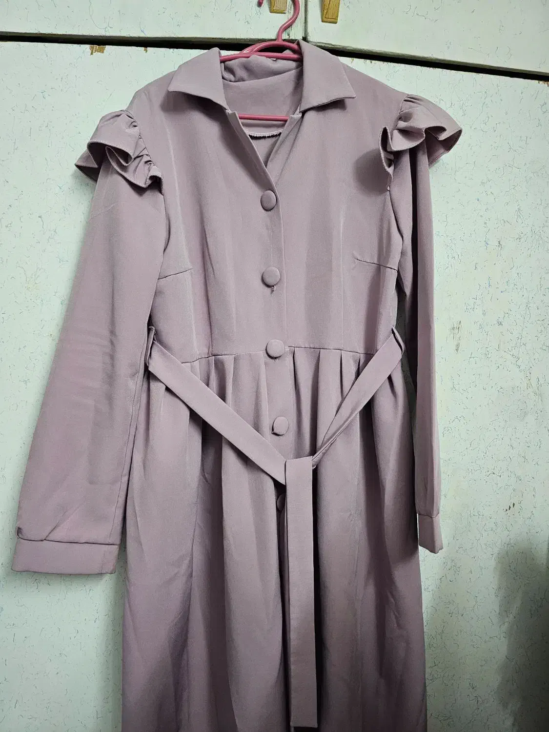 مانتو و اورال|لباس|کاشان, ولیعصر|دیوار