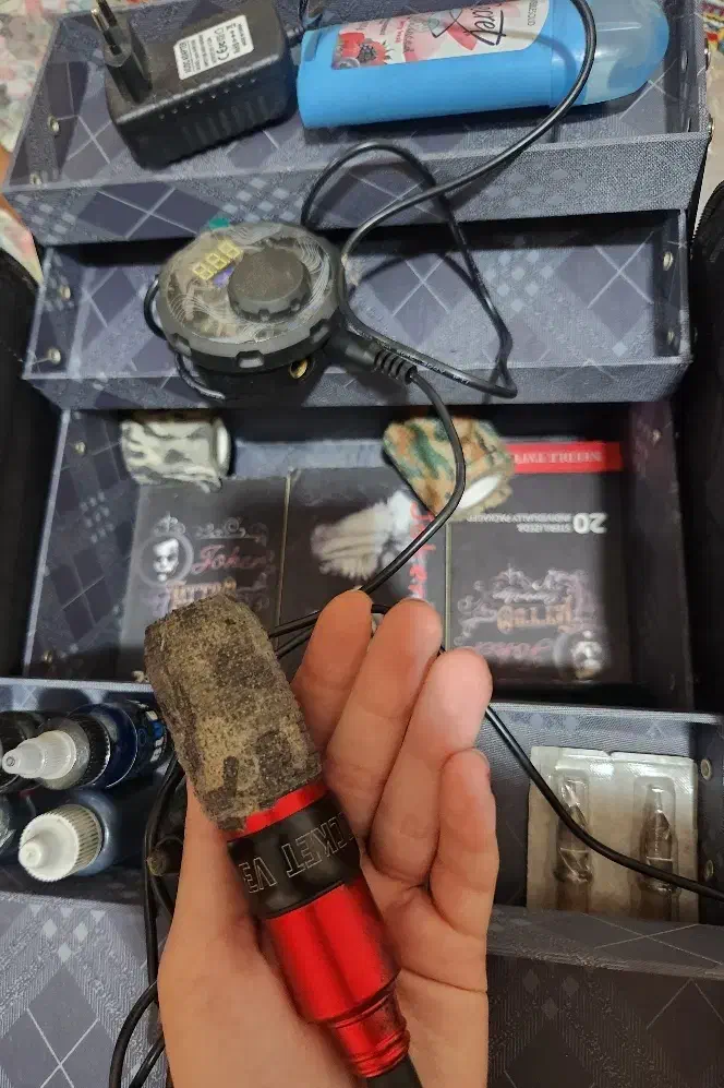 دستگاه تتو بدن|آرایشی، بهداشتی، درمانی|رشت, یخسازی|دیوار