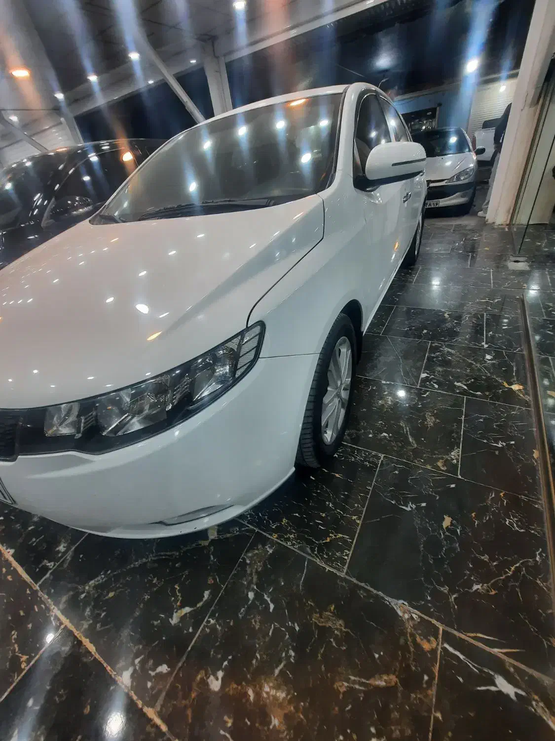 سراتو|خودرو سواری و وانت|قم, چهل درخت‎|دیوار