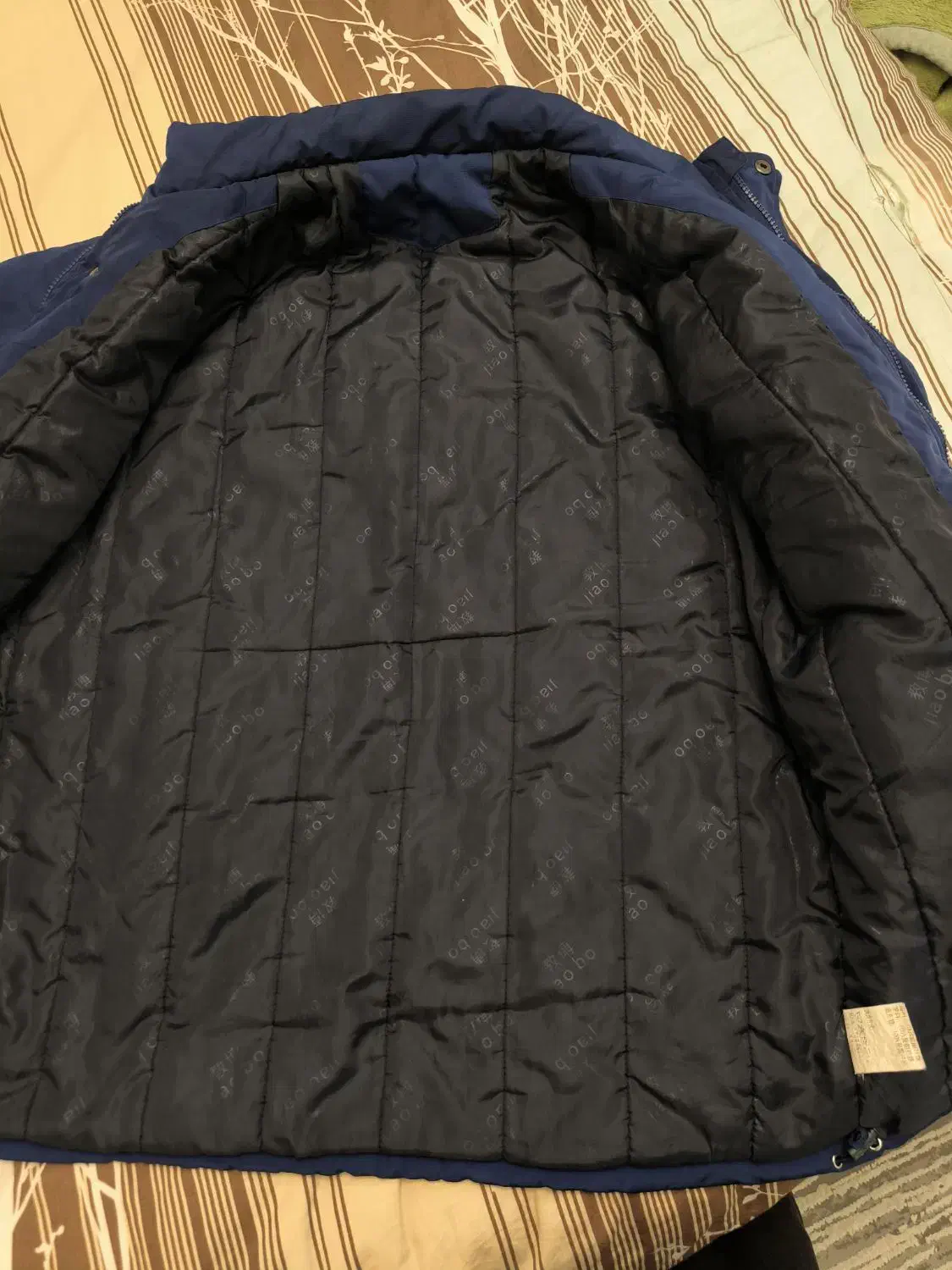 کاپشن|لباس|مشهد, فرهنگ|دیوار