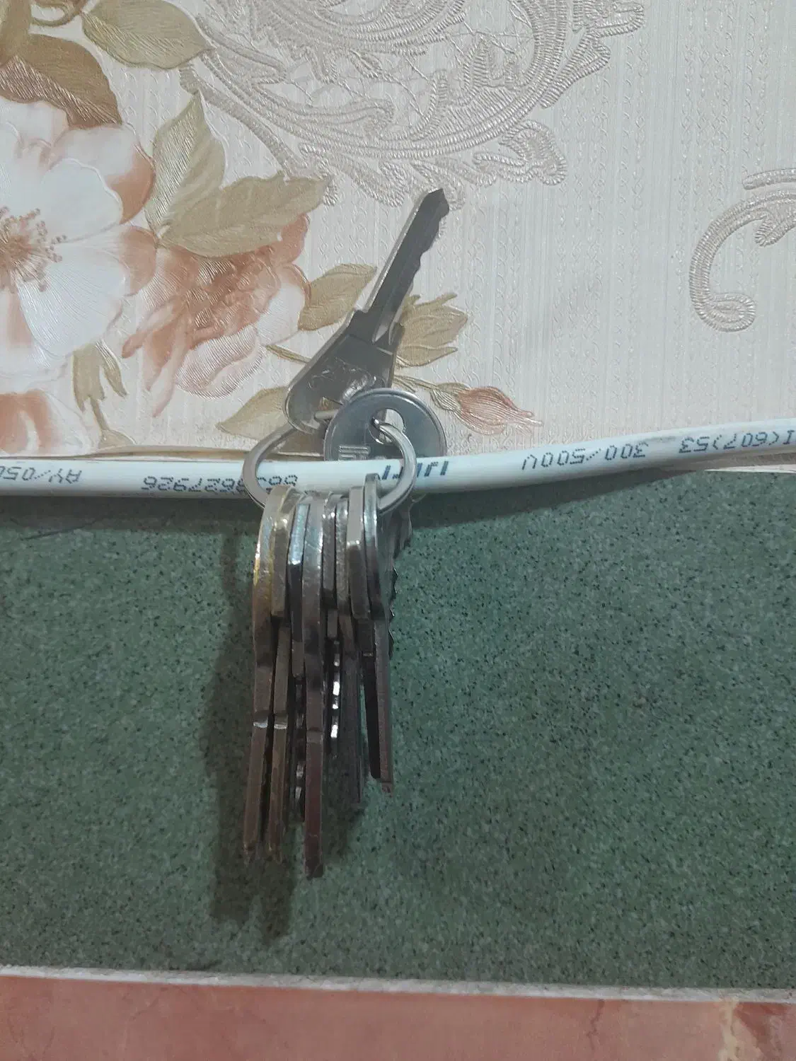 درشاهیندژ|اشیا|شاهین دژ, |دیوار