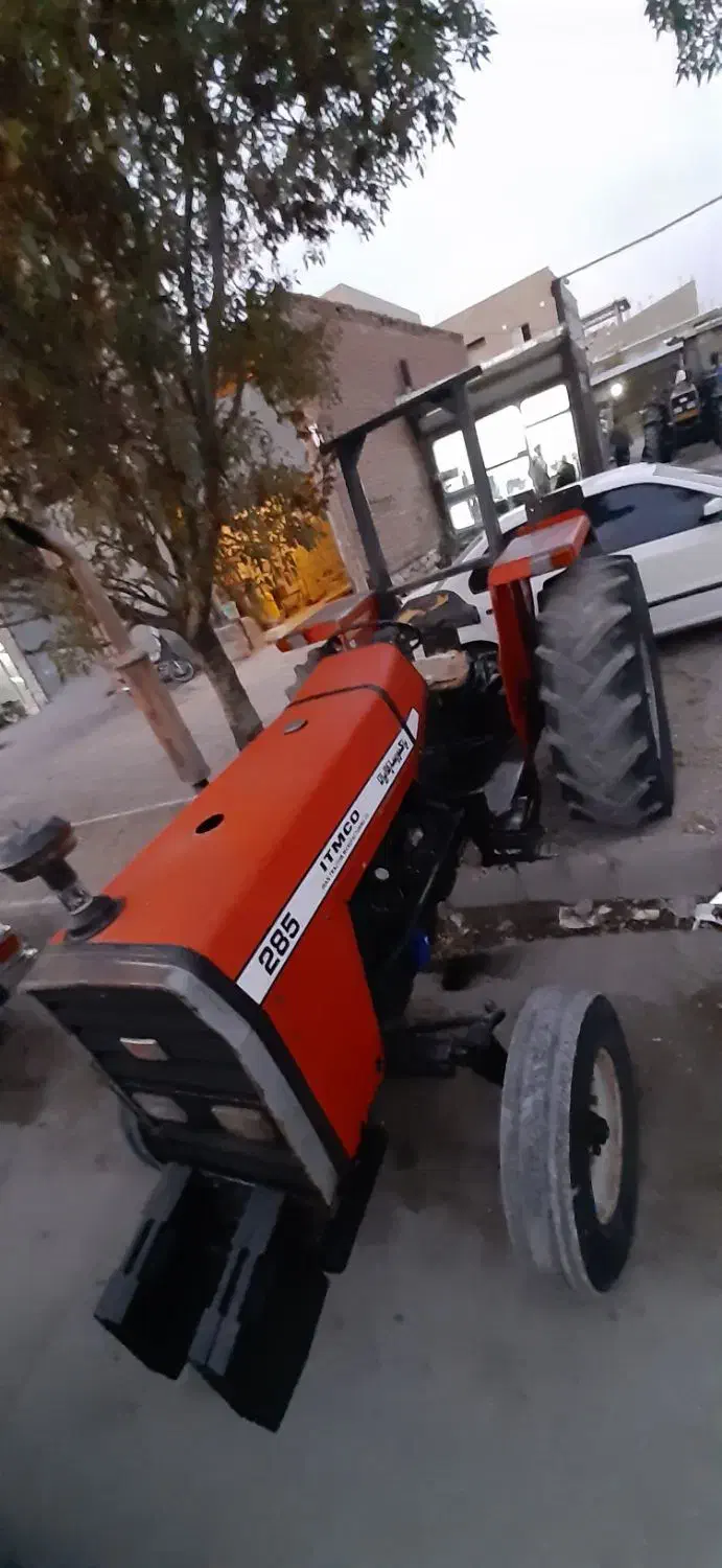 تراکتور|خودرو سنگین|دره رود, |دیوار