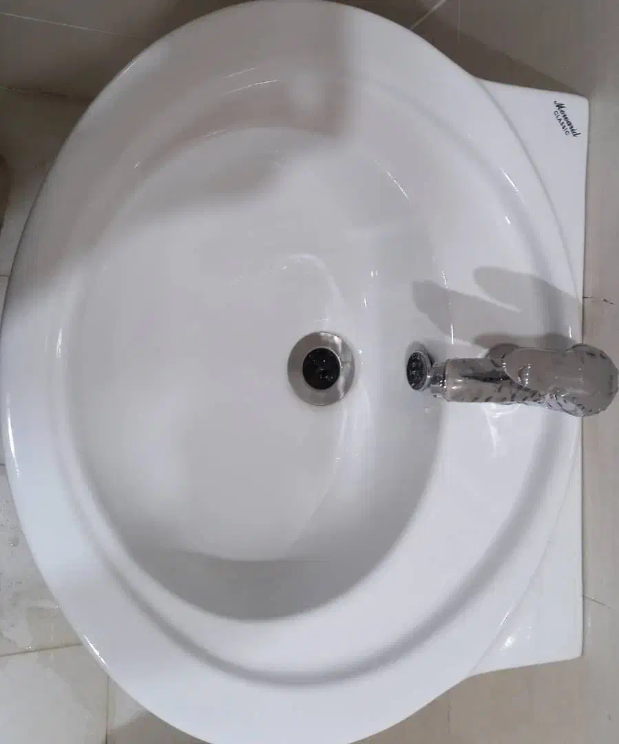 روشویی سرامیکی در حد نو|لوازم سرویس بهداشتی|اندیشه, اندیشه فاز ۴|دیوار