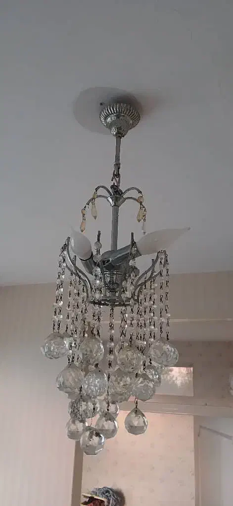 لوستر سه شاخه|لوستر و چراغ آویز|بندر انزلی, ساحل قو|دیوار