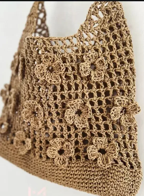 کیف.|کیف، کفش، کمربند|کازرون, |دیوار