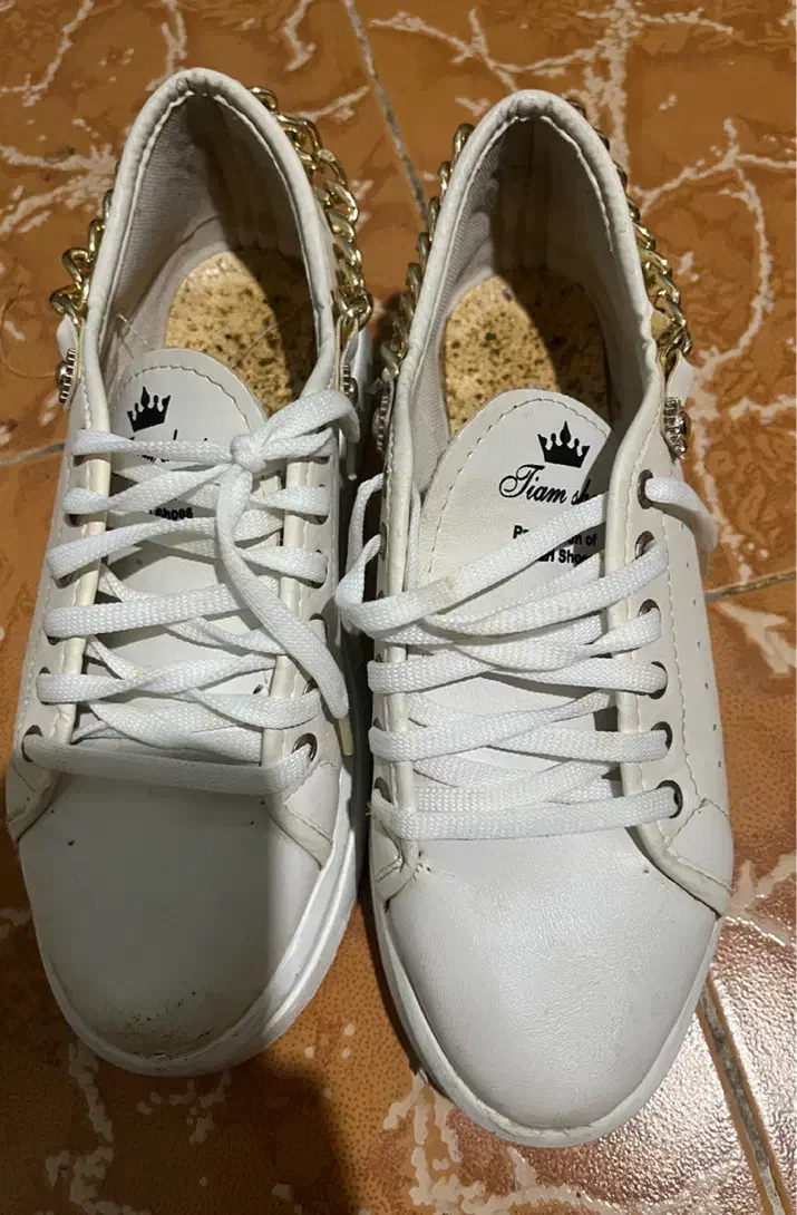 صندل و کفش|کیف، کفش، کمربند|ساری, |دیوار