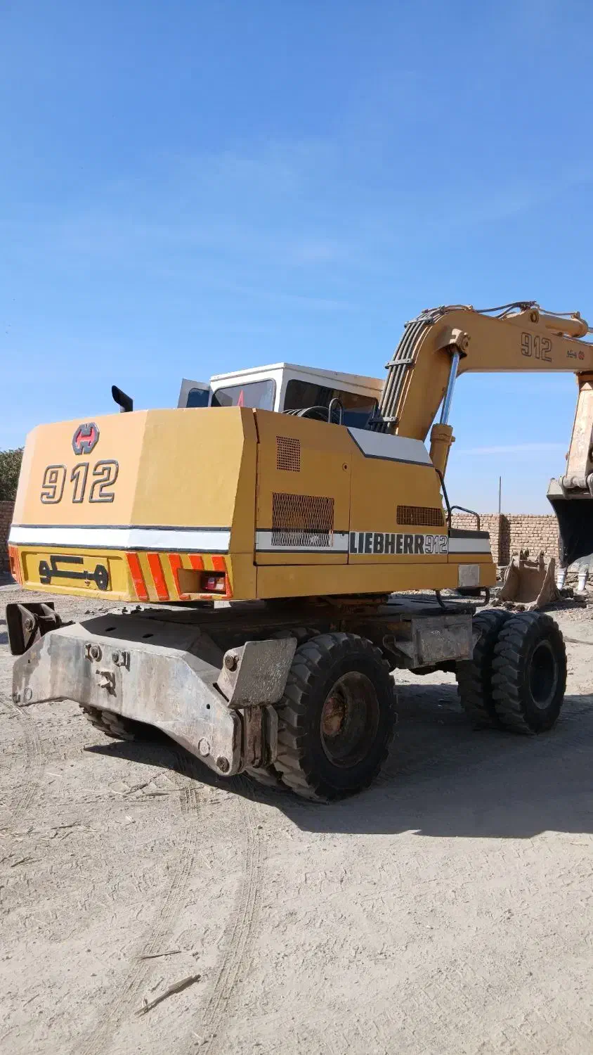 بیل لاستیکی ۹۱۲|خودرو سنگین|تهران, بهارستان|دیوار