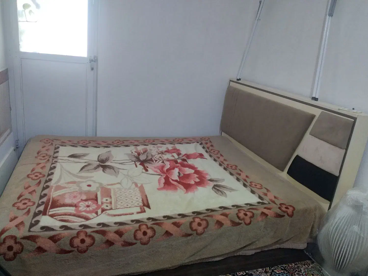 ۳۰۰۰۰۰۰۰|تخت و سرویس خواب|کنگاور, |دیوار