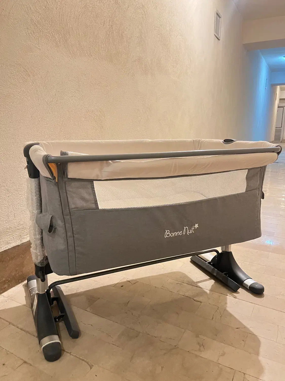 تخت کنار مادر کیکابو مدل Kikkaboo Bonne Nuit|تخت و صندلی بچه|تهران, هروی|دیوار