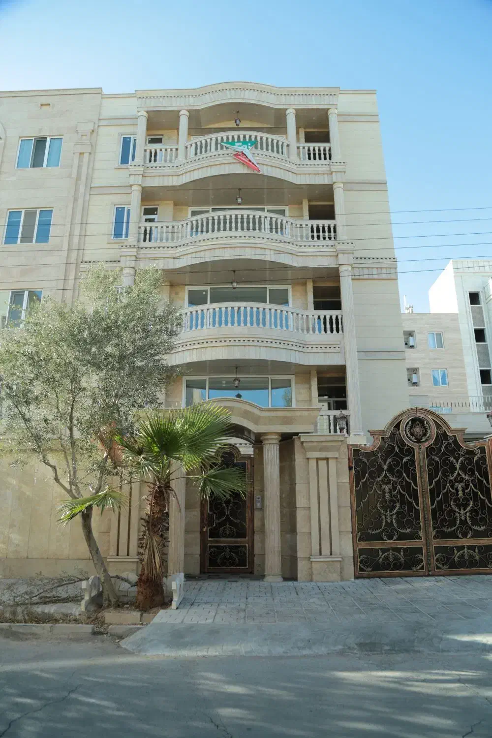 همکار املاک|استخدام بازاریابی و فروش|سمنان, |دیوار