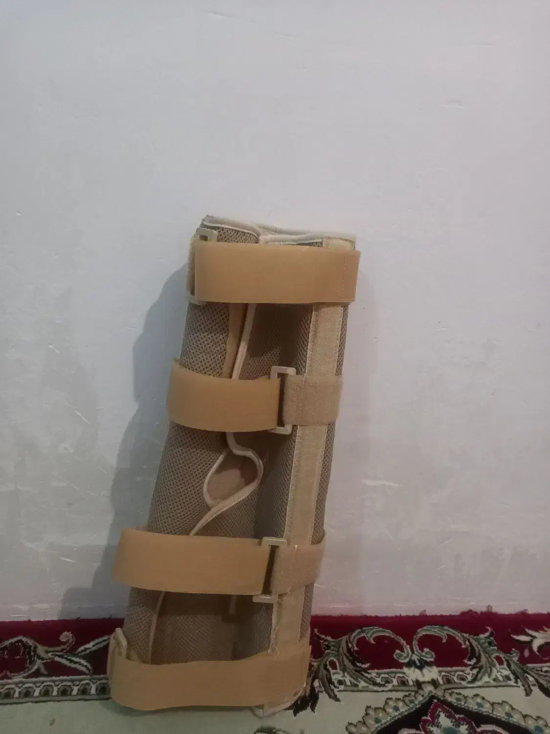 زانو بند طبی|پزشکی|همدان, |دیوار