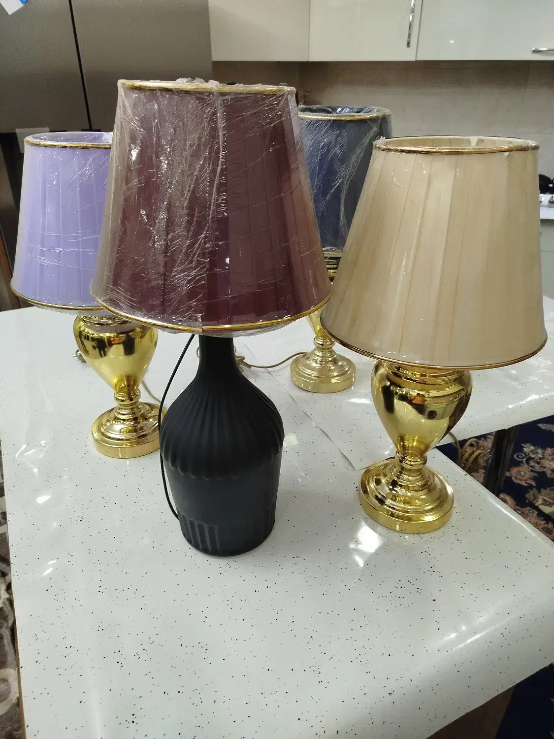 آباژور پایه فلز و شیشه|چراغ خواب و آباژور|تهران, شهر زیبا|دیوار