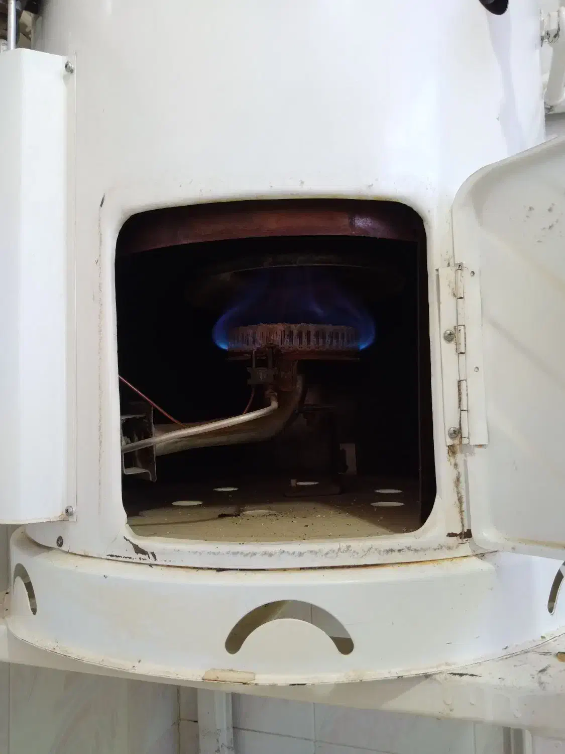 آبگرمکن مخزنی لورچ سالم در حد نو ۲۲۸ لیتری|آبگرمکن، پکیج، شوفاژ|زنده رود, |دیوار