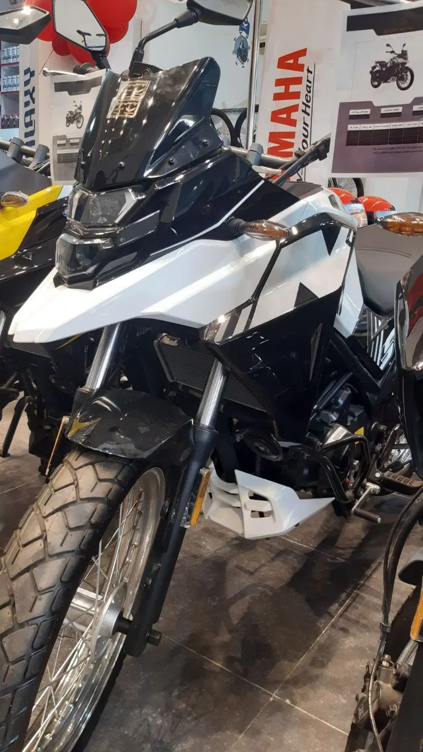 NH 250|موتورسیکلت|شیراز, مبعث|دیوار