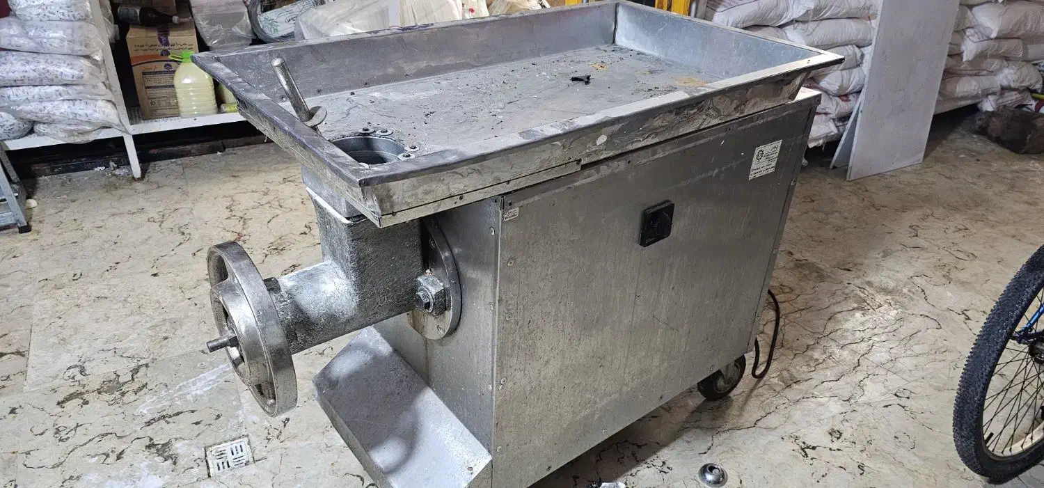 چرخ گوشت ۳ فاز ۴۲|ماشینآلات صنعتی|هشتگرد, مدرس|دیوار