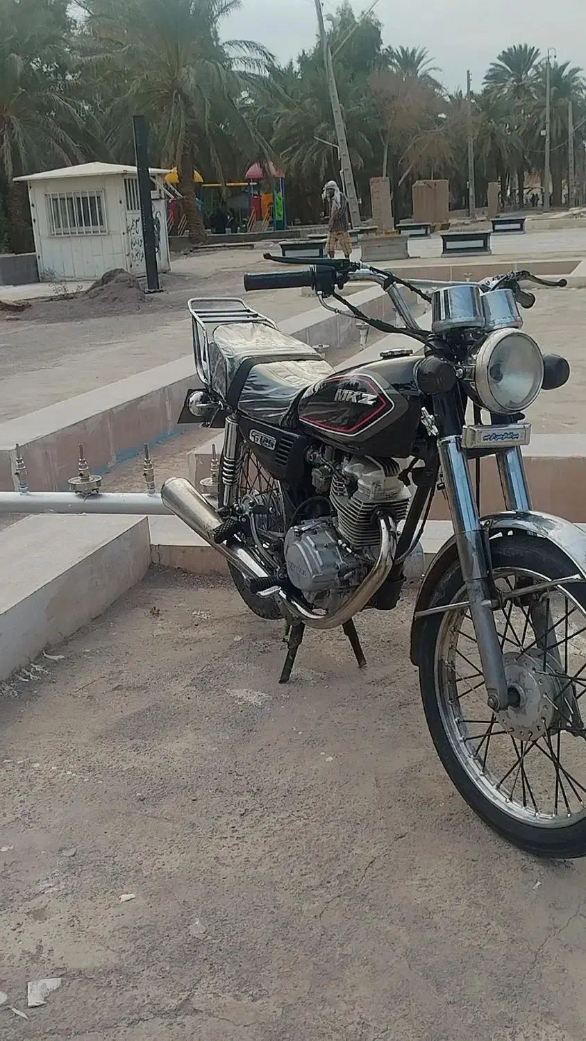 موتور|موتورسیکلت|بم, |دیوار