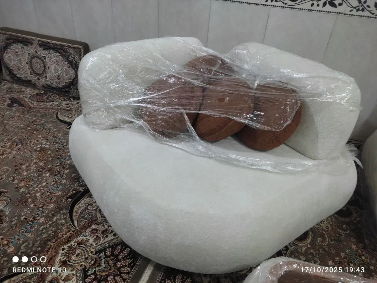 مبل مینیمال سالم وتمیزونو|مبلمان خانگی و میز عسلی|اقبالیه, |دیوار