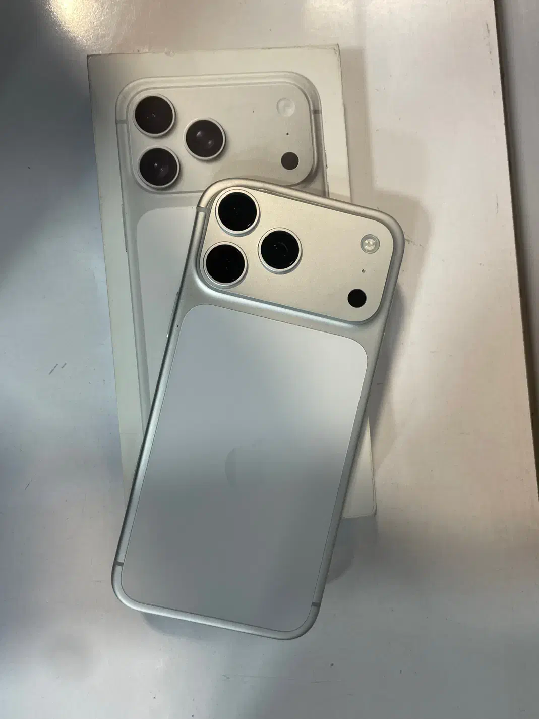 ایفون ۱۷ پرومکس ۲۵۶ سفید|موبایل|تهران, پاسداران|دیوار