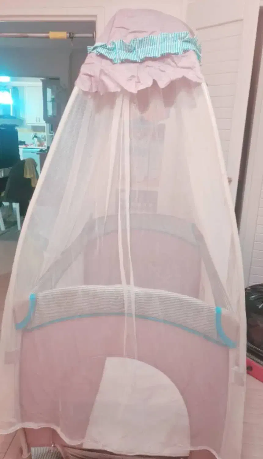 تخت پارک|تخت و صندلی بچه|تهران, مینی‌سیتی (شهرک نفت)|دیوار