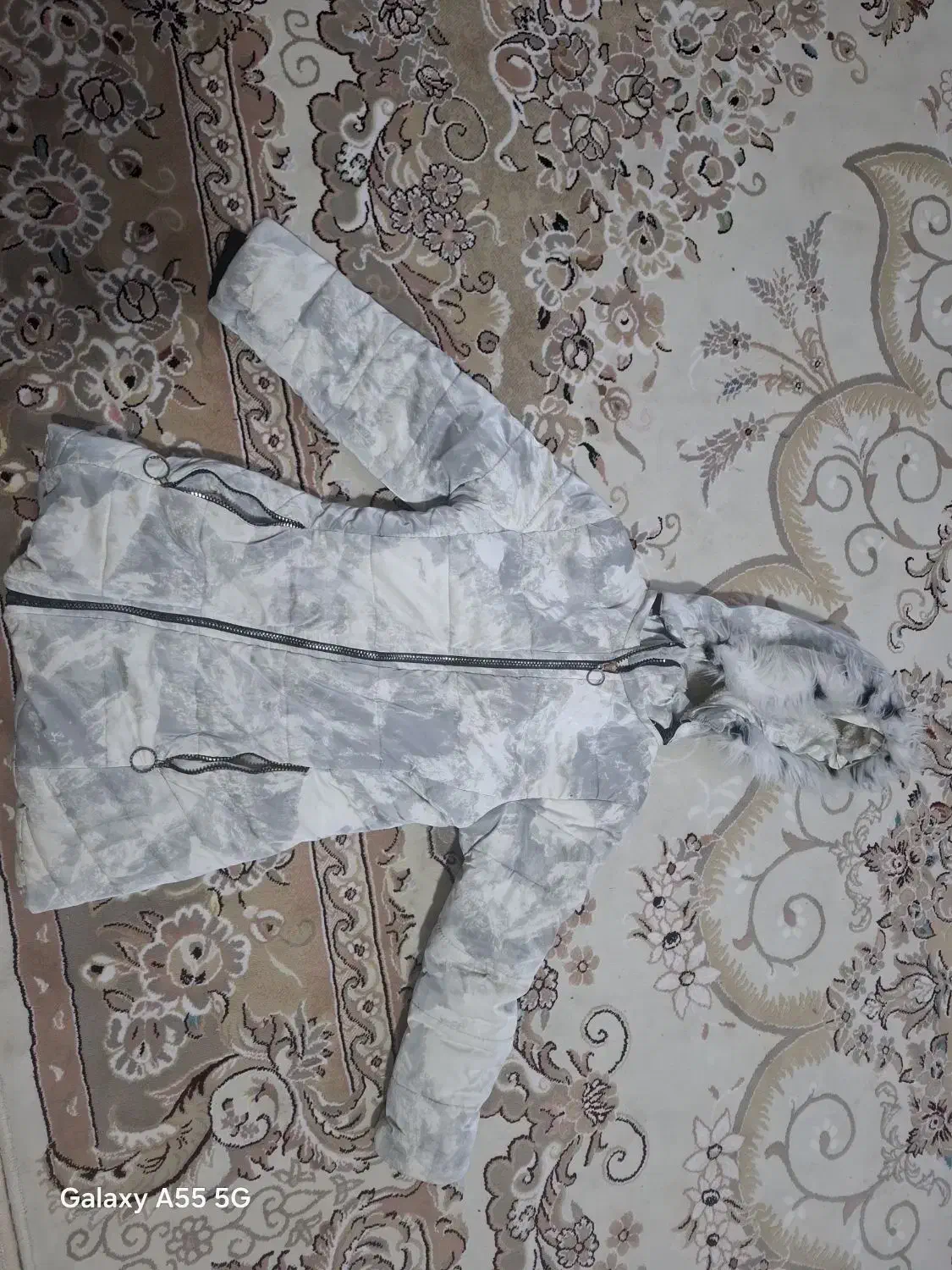 کاپشن|لباس|اسفراین, |دیوار