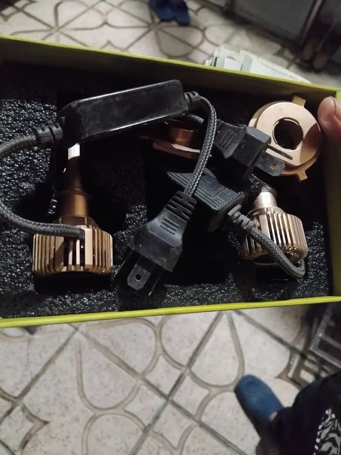 چراغ هد لایت|قطعات یدکی و لوازم جانبی|کنگاور, |دیوار