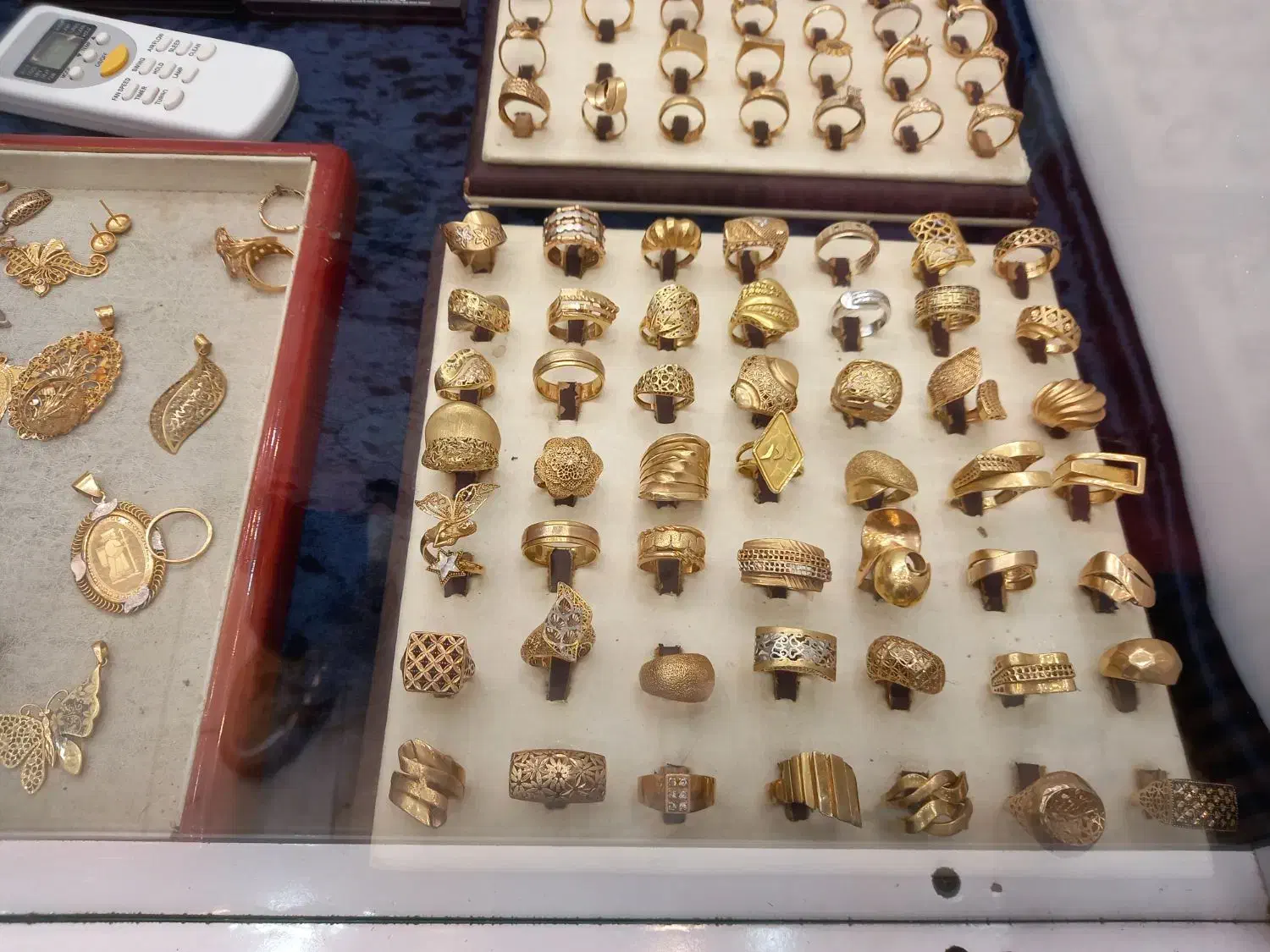 فروش فوری طلای تضمینی ۱و۲و۳درصدبدون اجرت ومالیات|جواهرات|خرمآباد, |دیوار