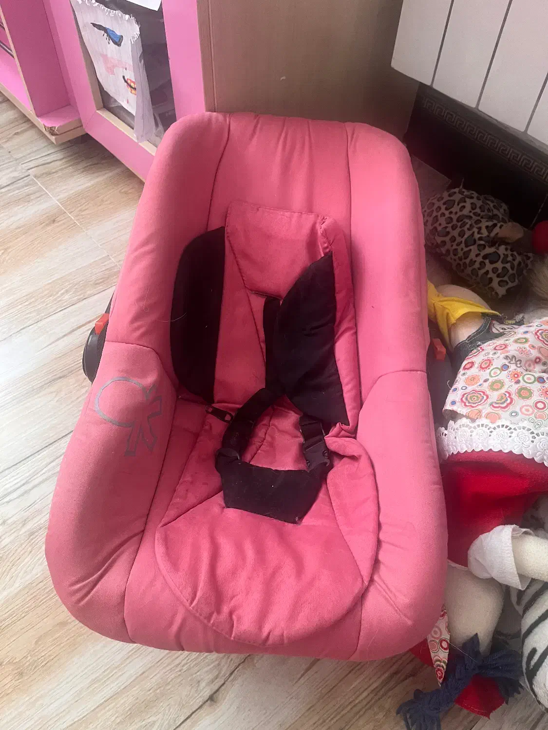 فرش،کمد و میز و صندلی وکریر و روروک و پرده دخترانه|اسباب و اثاث بچه|جهرم, |دیوار