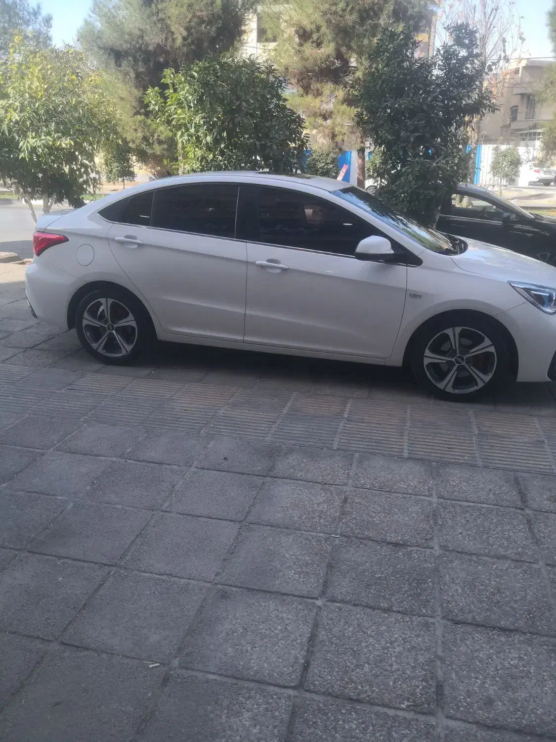 اریزو5 fl مدل 1402 فابریک بدون خط و خش|خودرو سواری و وانت|شیراز, شهرک ولیعصر|دیوار