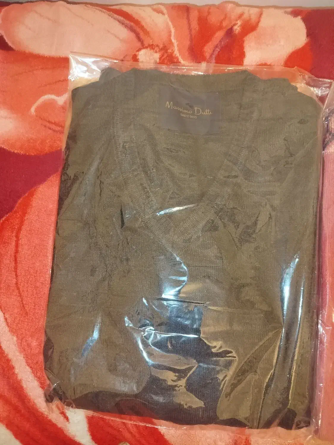 لباس کاموایی|لباس|زرندیه, |دیوار